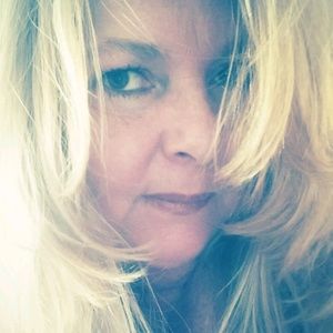 Meet your Posher, Robyn